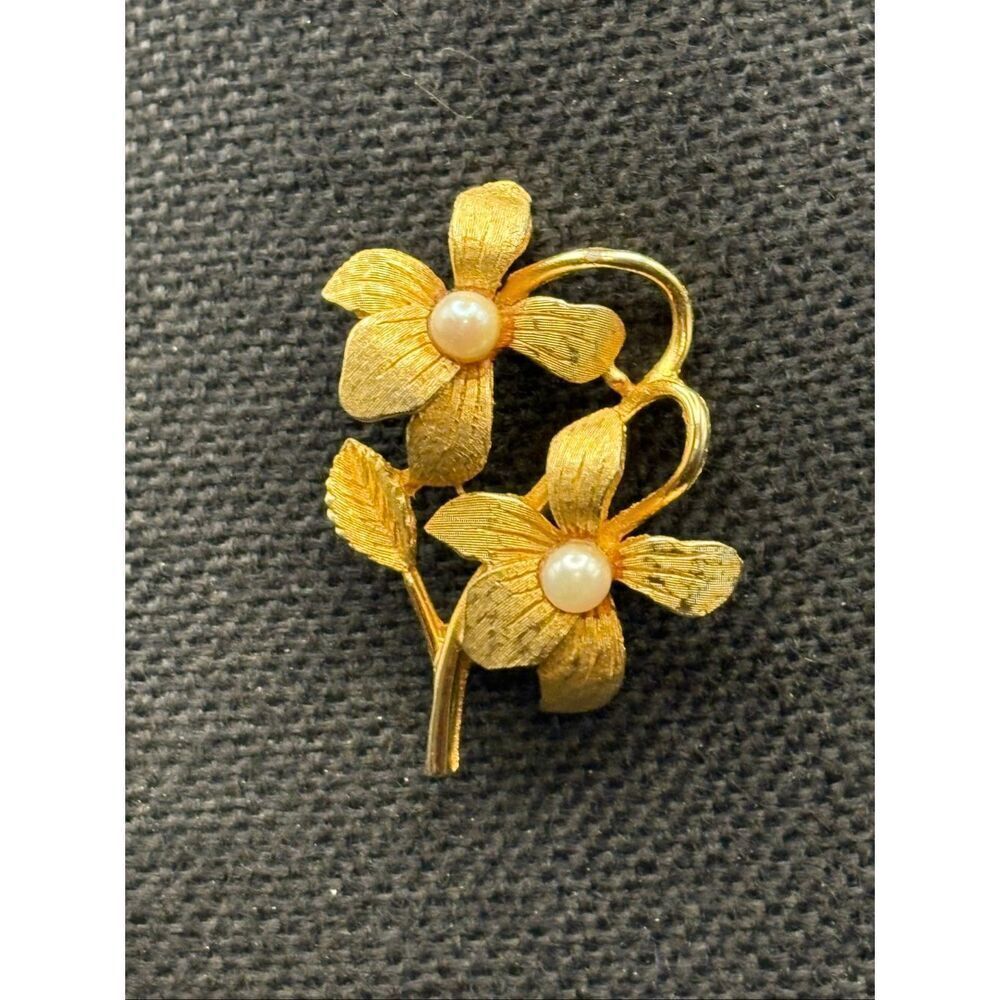 Vintage Gold Daisies & White Pearl Pin, 60’s, Brooch